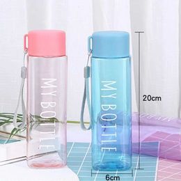 Mugs Fashion Water Cup Lightweight Sports Bottle Smooth Round Mouth Square Water Mug with Handle Fall Resistant 240410