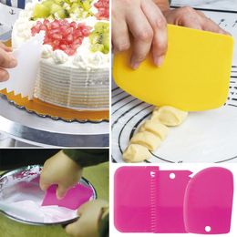 3/1PCS Cream Scraper Smoother Dough Cake Cutter Slicer Spatula Irregular Teeth Edge DIY Pastry Fondant Cake Decorating Tools