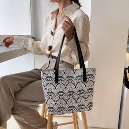 Designer Totes Fairy Lace Shoulder Bag 2024 New Korean Literary Canvas Bag Versatile Instagram Fresh luxury Handbag