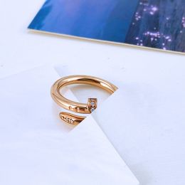 Love Rings for Women Diamond Ring Designer Ring Finger Nail Jewelry Fashion Classic Titanium Steel Band Gold Silver Rose Color Size 5-11