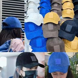 designer hat Yang Mis Same Style Luo Family Corduroy Baseball Hat Fashion Versatile Autumn and Winter Duck Tongue Hat Mens and Womens Trendy Warm Hat Batch