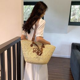 Women's Bag Made Of Rattan And Grass Countryside Woven Totes Seaside Vacation Handbag