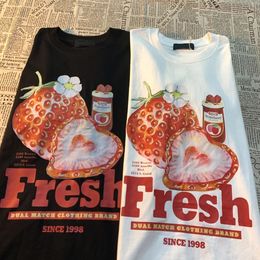 Fresh Strawberry American Retro Creative Printed Short Sleeved T-shirt Womens Trendy Brand Loose Versatile Half Sleeved Shirt 240410