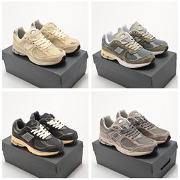 with Box 2002r 9060 Running Shoes for 725 Mens Womens Rain Cloud Quartz Grey Moon Daze Black Phantom Protection Pack Sea Salt Men Trainers Sneakers