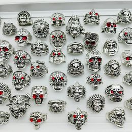 10pcs/Lot Wholesale Male Big Finger Rings For Party Bar HOT Antique Silver Color Alloy Skull Red Evil Eye Wide Jewelry Men Gifts