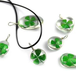 Pendant Necklaces Classic Transparent Glass Shapes Pendant Necklace Charm Handmade Dried Flower Clover Jewellery Accessories For Unisex Luck Gifts 240410