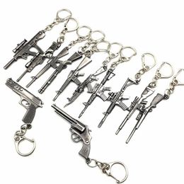 Whole 50pcs Lot Game Gun Model Key Chain Metal Alloy Key Rings Keys Holders Size 6cm Blister Card Package Key Chains200y