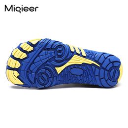 Children Aqua Shoes Kids Barefoot Beach Shoes Boys Girls Outdoor Breathable Hiking Swimming Sport Shoes Quick Dry Water Sneakers