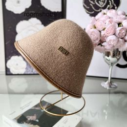 Designer Hats Hat Winter Casual Bucket Hat Fashion Splice Fisherman Hat Female mui hat 8CRT 4LGN