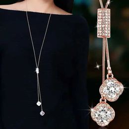 Pendant Necklaces Fashion Necklaces Crystal Jewellery Clover Leaf Leaves Necklace Pendant Long Sweater Twist Chain Necklace For Women 240410