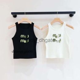 Mivmiv Shirt Womens T-shirt Designer Women Sexy Halter Tee Party Clothes Fashion Crop Top Luxury Embroidered Miv T Shirt Spring Summer Backless Tops AFXI