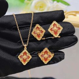 Italy Buqlt Brand Luxury Clover Designer Earrings Necklaces Rings for Women 18K Gold Retro Vintage Palace Style Mother of Pearl Ring Jewelry Set