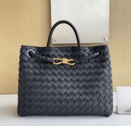 2024 B Family 8-line Buckle andiamo bag Original Leather New Woven Womens Portable Single Shoulder Crossbody Official Document Tote Bag designer bags 711ess HERC