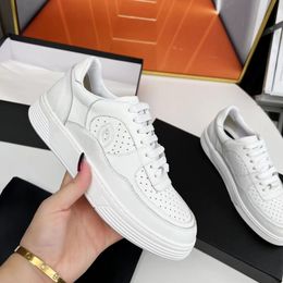 Designer Sneakers Oversized Casual Shoes White Black Leather Luxury Velvet Suede Womens Espadrilles Trainers women Flats Lace Up Platform W517 02