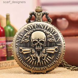 Pocket Watches Vintage bronze gun skull defending freedom Second Amendment military quartz necklace Pocket pendant for men Halloween Chri Y240410