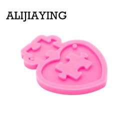 DY0633 Super Glossy Heart With Puzzle Keychain Silicone Mold Not sticky Epoxy Craft Molds DIY for Resin Crafting Mould