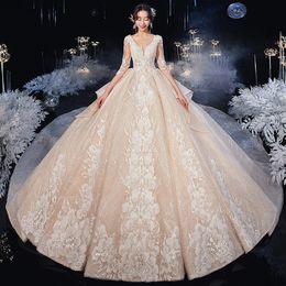 2024 Sukienka długą koronkową koronkową ślubną dla ogrodu kraj nowy v szyja seksowne sukienki ślubne aplikacje koronkowe plaż
