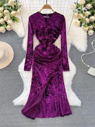 Casual Dresses Autumn And Wwinter Velvet Dress Temperament Long Sleeved Round Neck Waist Slim Medium Length A-Line Women Vestidos Z4319