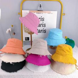 Fashion Female Bucket Hat for Women Luxury Designer Brand Bob Summer Beach Mushroom Basin Caps with Wholesale240410