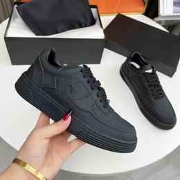 Designer Sneakers Oversized Casual Shoes White Black Leather Luxury Velvet Suede Womens Espadrilles Trainers women Flats Lace Up Platform W517 03