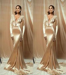 Champagne Gold 2021 Evening Dresses Sheath Crystal Beading Long Sleeves V Neck Elastic Silk like Satin Formal Long Prom Gowns Mode4738538