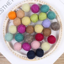 10pcs/lot 2cm Wool Felt Balls Pure Wool No Foam Diy Craft Pom-poms Kindergarten Home Rom Decor Hand made Foam Balls Of Wool