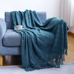 Blankets Textile City Cashmere-Like Knitted Sofa Throw Blanket Nordic Style Solid Plaid Tassel Bedspread for Hotel Fall Interior Decorate