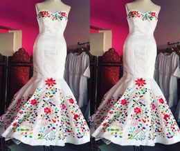 2022 Vintage Mexican Embroidered Wedding Dress Chic White Satin Sweetheart Top Corset Back Formal Dresses For Bride9137134