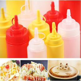 Squeeze Squirt Condiment Bottles with Twist On Cap Lids Ketchup Mustard Mayo Hot Sauces Olive Oil Bottles Kitchen Gadget