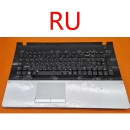 Keyboards New Topcase UK RU Keyboard for Samsung NP300E7A 300E7A 305E7A NP305E7A NP300E7A NP305E7A Russian Laptop palmrest upper case