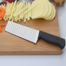 Edelstahl -Kartoffel -Chip -Slicer -Teig -Gemüse Obst Crinkle Wellenschneider Messer Kartoffelkartoffel Hackerin French Fry Maker For Gemüse Crinkle Slicer Slicer