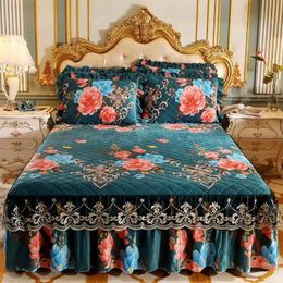 Luxury Printed Flannel Quilted Bedspread King Queen Size Soft Fine Velvet Bed Skirt Romantic Bed Cover Not Included Pillowcase