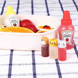 2pcs/set 25ML Condiment Bottles with Twist On Cap Lids Ketchup Mustard Mayo Hot Sauces Olive Oil Bottles Kitchen Gadget Sets