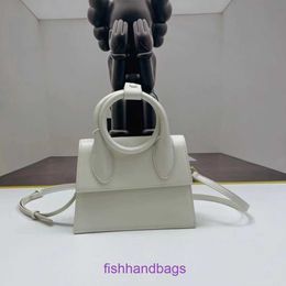 High Quality Jacqquems Designer Handbags online store 2023 Bag New Summer Versatile Square Fashionable Girls Small Body Design Handheld JHSV With original logo