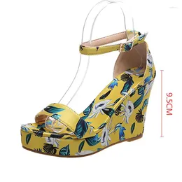 Sandals Women High-Heel Shoes Summer Wedges Platform Flower Ladies Open Toes Covel Heel Buckle Sandal 2024 Female Casual Shoe