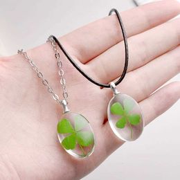 Anhänger Halsketten Kettenlänge 45 cm Mode kreative trockene Blumenglas Anhänger Charm Vierblattklee Anhänger Halskette für DIY-Schmuck, die Geschenk machen 240410