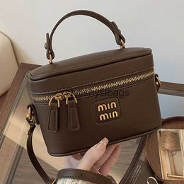 Shoulder Bags Evening Korean version high-end and niche design portable bucket bag trendy womens 2023 new winter single shoulder diagonal cross H240410