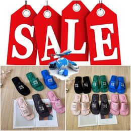 2024 Designer slides Luxury Sandals Women Slip On Black pink green white Pool suede rhinestone VELCRO GAI fashion week party 35-42