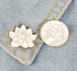 Lotus Wave Round Badge Brooch Seaside Wave Star Moon Ocean Plant Enamel Pin Hat Coat Lapel Brooch Neutral Japanese Gifts6391048