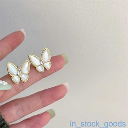 Seiko Edition Top Brand Vancefe Earrings Shell Butterfly Earrings New Super Immortal High Grade Elegant and Elegant Style Designer Brand Logo Engrave Earring