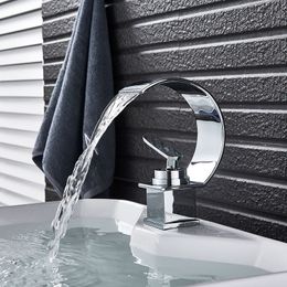 Bathroom Basin Faucet Glass Sink Faucet Torneira Black Chrome Faucet Waterfall Tap Single Handle Hot Cold torneira banheiro