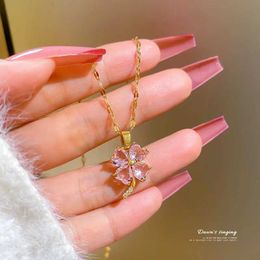 Pendant Necklaces 316L Stainless Steel Lucky Clover Choker For Exquisite Women Pink Colour Flower Pendants Female Necklcace Jewellery Accessories 240410