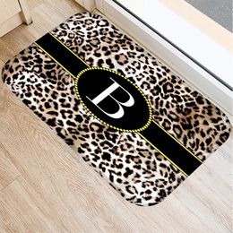 A-Z 26 Letters Leopard Pattern Welcome Velvet Doormat Entrance Mat Anti-Slip Floor Mat Area Rugs Custom Front Door Mat Carpet