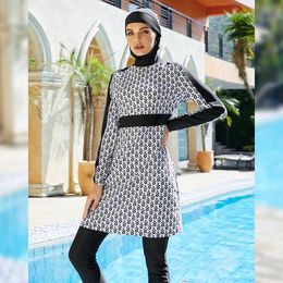 New Women Muslim Swimwear Swimsuit Burkini Modest Three-Pieces Set Print Tops Pants Cap Swimming Diving Beach Wear Bathing Suit