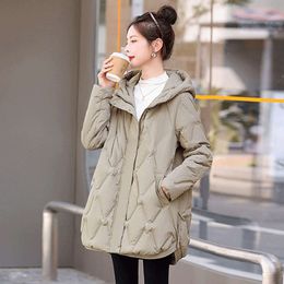 Medio lunghezza con cappuccio per abbigliamento invernale 2023 femminile, nuova e elegante pala bianca giù per la giacca leggera