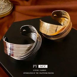 Metal Style Cross Striped Open Bangle with Exaggerated High-end Feel, Personalised Fashion Trend Bracelet