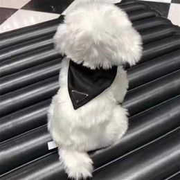 Padrão casual de letra de vestuário de vestuário de cachorro de cor sólida