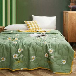 Blankets Daisy Printed Quilted Summer Quilt and Pillowcase or Single Quilts Soft Breathable Single Double Blanket Washable Thin Comforter