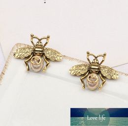 High-end Pearl Retro Bee Stud Earrings Alloy Material High-Grade European and American Cross-Border Fashion Ear Jewelry