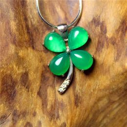 Pendant Necklaces Wholesale Fashion Jewellery Green Chalcedony inlaid work Four leaf clover necklace for woman feature Jewellery namour charm Gift 240410